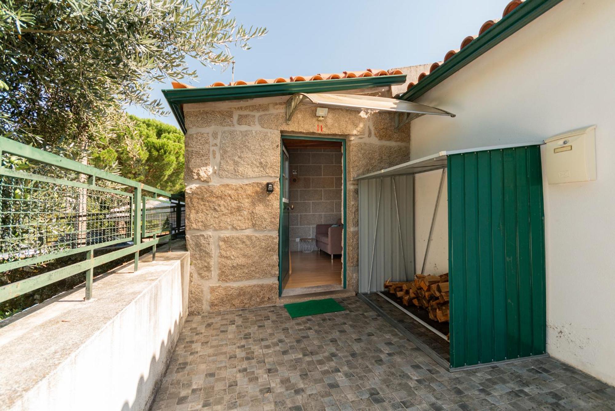Casa Rústica T2 com Salamandra e Cozinha - Seia - Serra da Estrela - Casa do Loureiro II Exterior foto